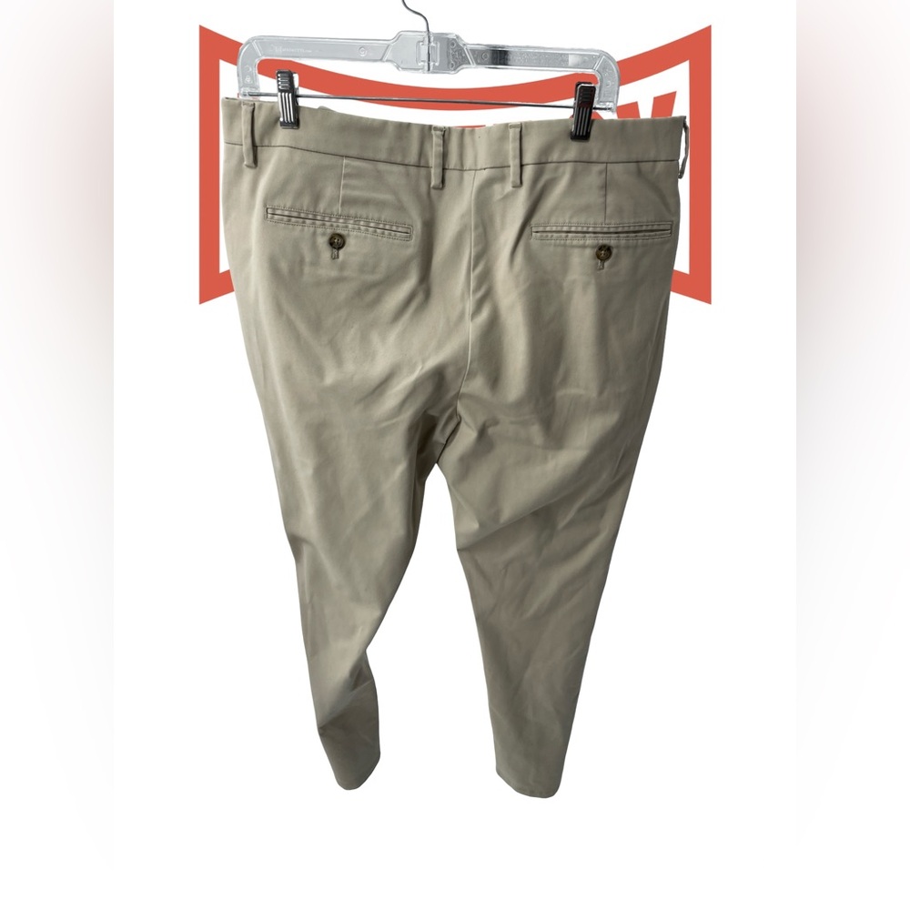 Old Navy Men's Khaki Chinos - Picture 2 of 5